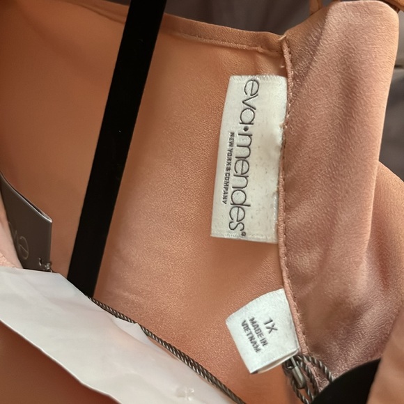 New with tags blouse - Picture 2 of 6